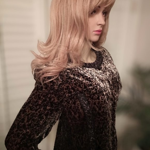 ElieTahari size Large Velvet very soft meterial/pockets adorned with lace. Chic - Picture 3 of 7